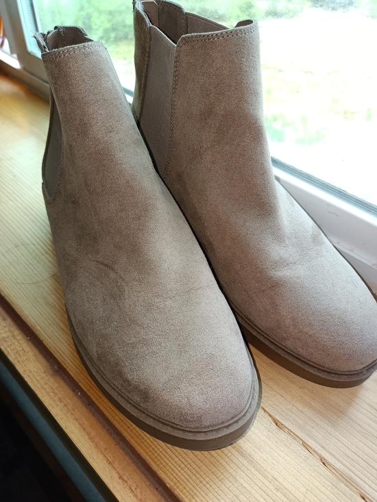 Kensie Shoes - Kensie Taupe Suede Chelsea Ankle Boots
